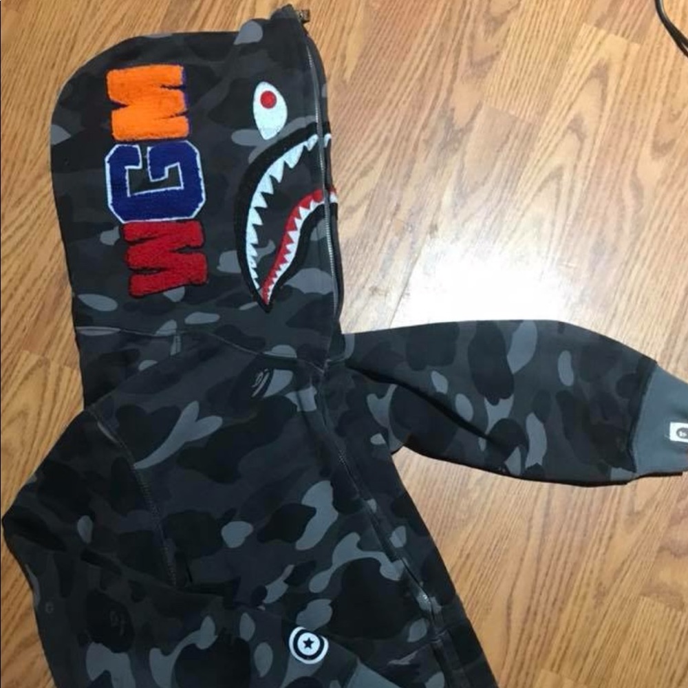 Bape - Picture 4 of 4